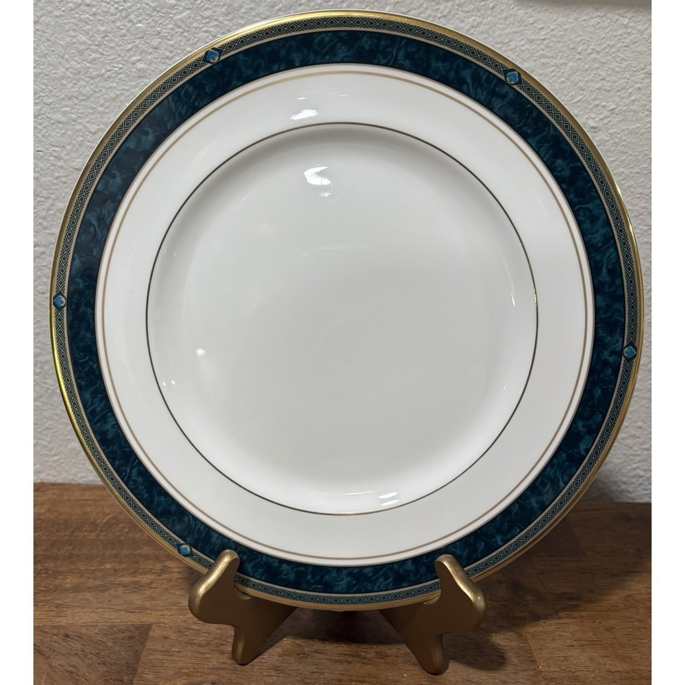1 Royal Doulton Biltmore Dinner Plate - 10 5/8" Marble Green Bone China